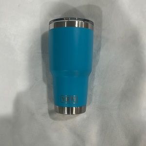 Yeti 30oz rambler blue